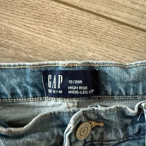 GAP High-Rise Wide-Leg Jeans in Light Blue Denim
